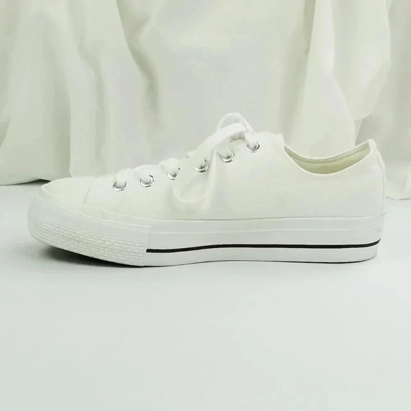 Sincerely Jules Size 10M Women's Vince White Lace Up Low Top Round Toe Sneakers - Picture 2 of 12